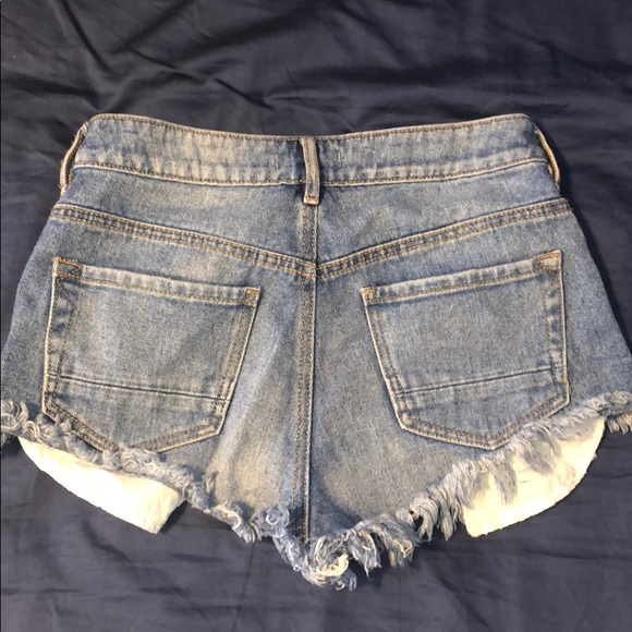 Kendall & Kylie Pacsun Shorts with lace - Picture 3 of 3